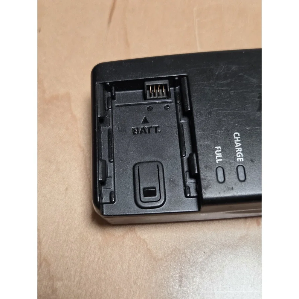 Genuine Original Canon CG-800 Charger for VIXIA HF G70 XA15 XA11 XA45 XA40 XA55